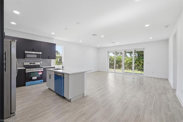 136 Lomas RD, Rotonda West, FL 33947