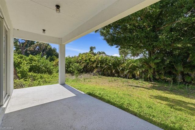 136 Lomas RD, Rotonda West, FL 33947