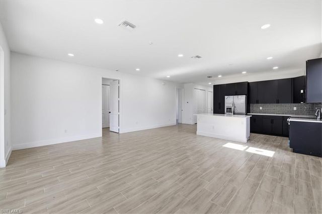 136 Lomas RD, Rotonda West, FL 33947