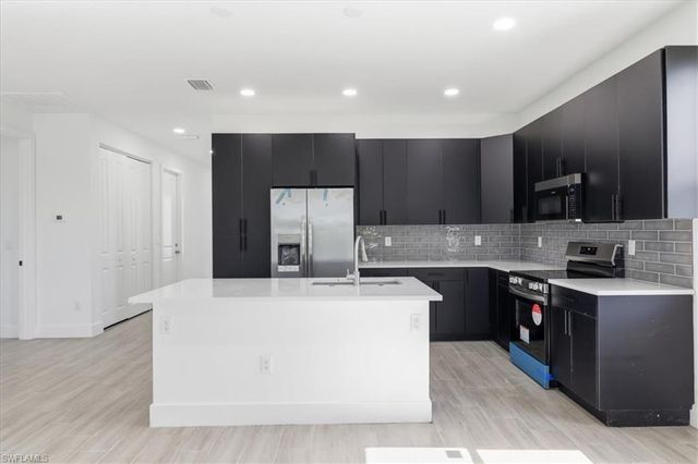 136 Lomas RD, Rotonda West, FL 33947