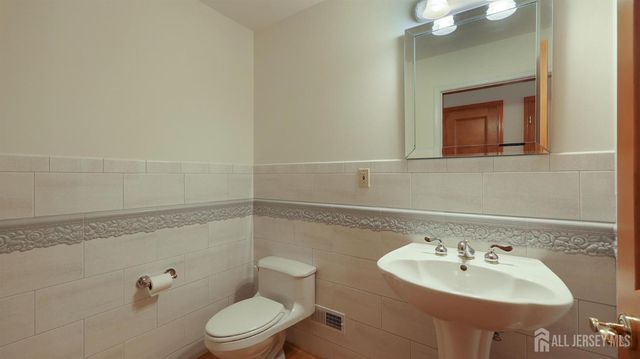 1700 Perrineville Road, Monroe, NJ 08831