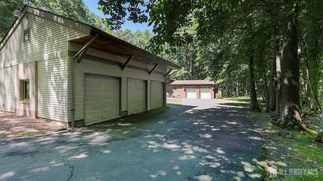 1700 Perrineville Road, Monroe, NJ 08831