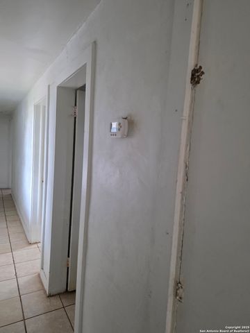 211 Dowman, Schertz, TX 78154