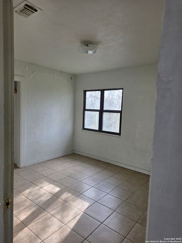 211 Dowman, Schertz, TX 78154