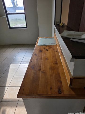 211 Dowman, Schertz, TX 78154