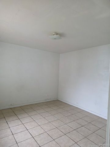 211 Dowman, Schertz, TX 78154