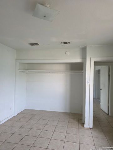 211 Dowman, Schertz, TX 78154