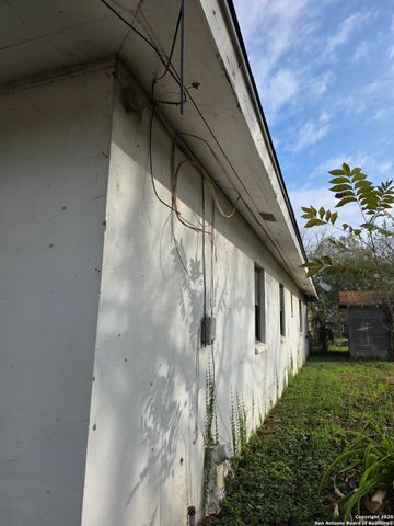 211 Dowman, Schertz, TX 78154