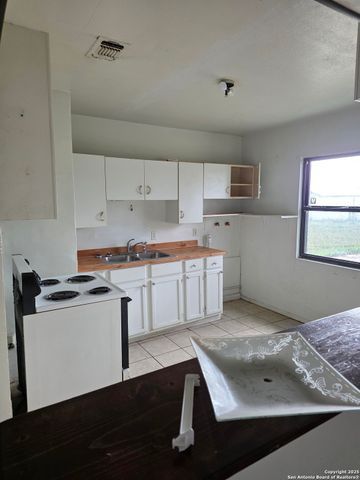 211 Dowman, Schertz, TX 78154