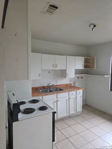 211 Dowman, Schertz, TX 78154