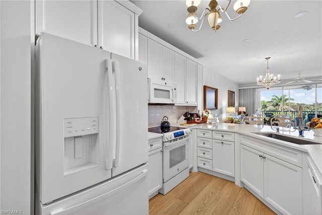 7687 Pebble Creek CIR # 303, Naples, FL 34108