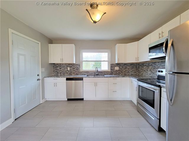 1002 Drew Street, Milton, WV 25541