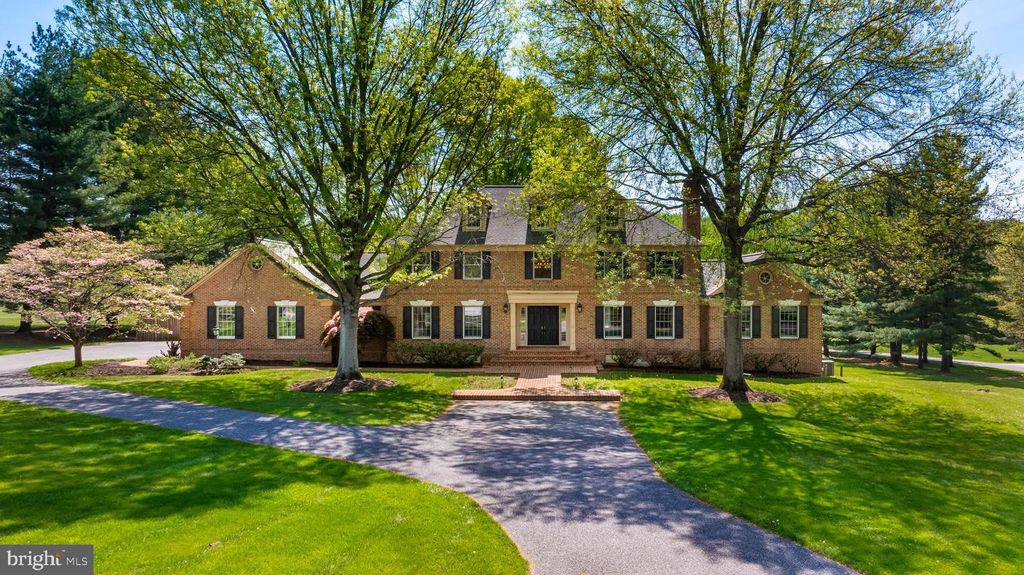 Image 1 of property listing at 7 GLENBERRY CT, Phoenix, MD 21131