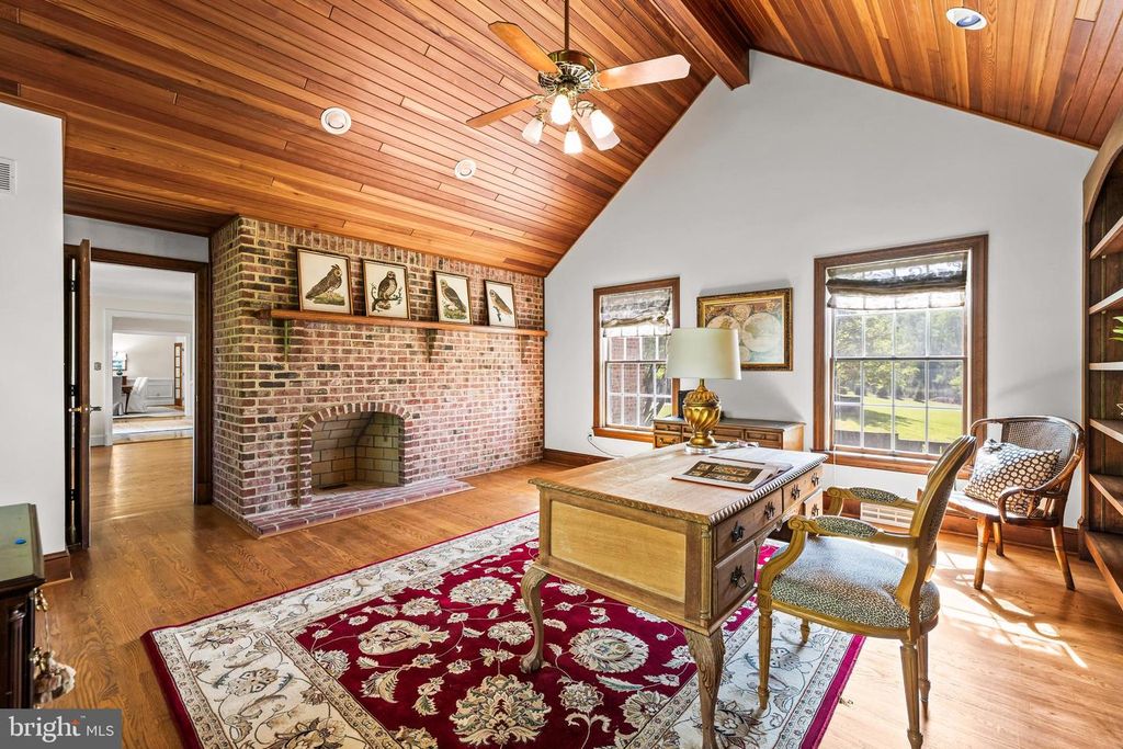 Image 17 of property listing at 7 GLENBERRY CT, Phoenix, MD 21131