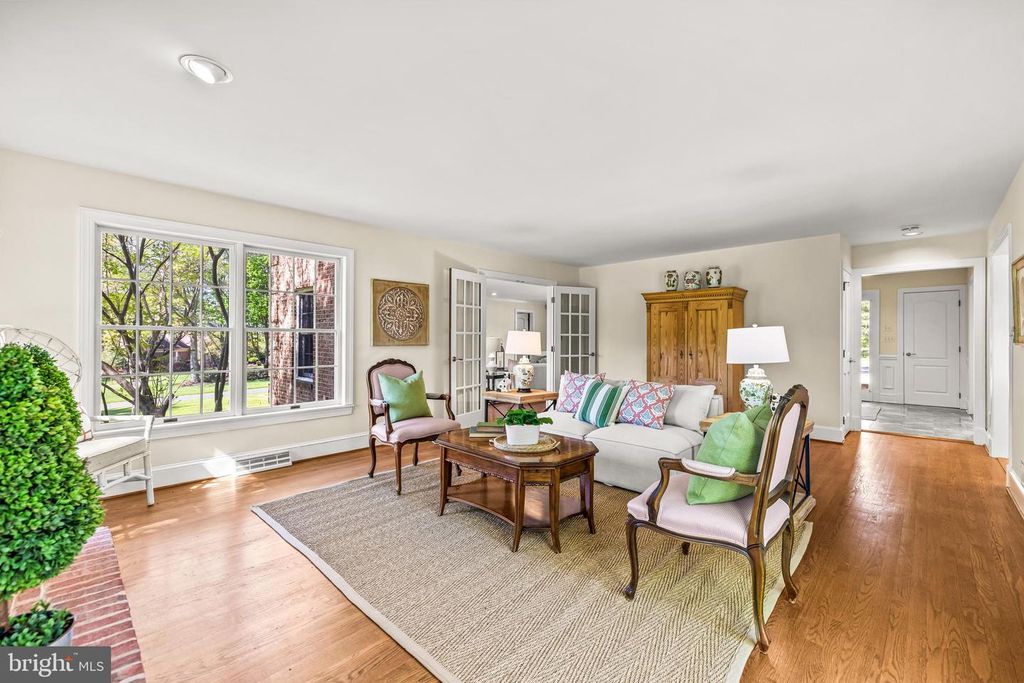 Image 19 of property listing at 7 GLENBERRY CT, Phoenix, MD 21131
