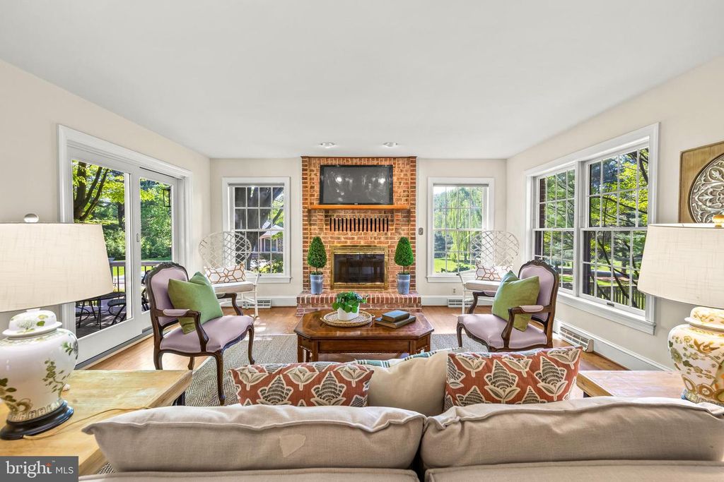 Image 21 of property listing at 7 GLENBERRY CT, Phoenix, MD 21131
