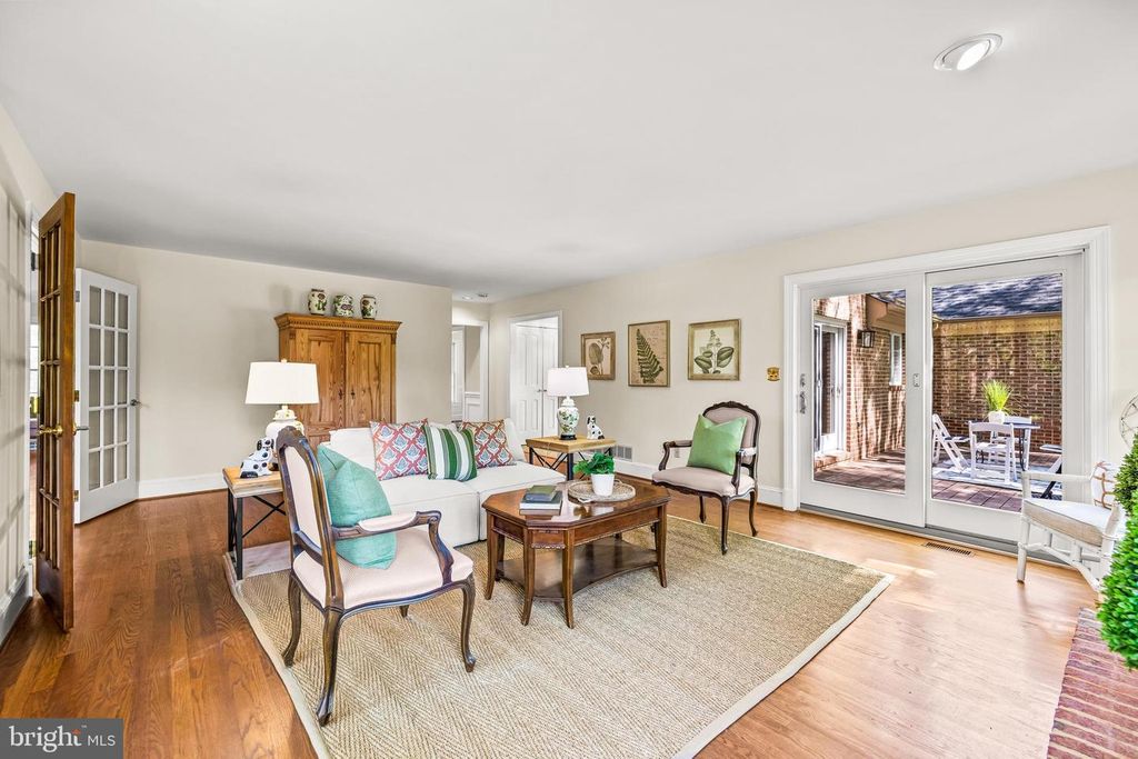 Image 22 of property listing at 7 GLENBERRY CT, Phoenix, MD 21131
