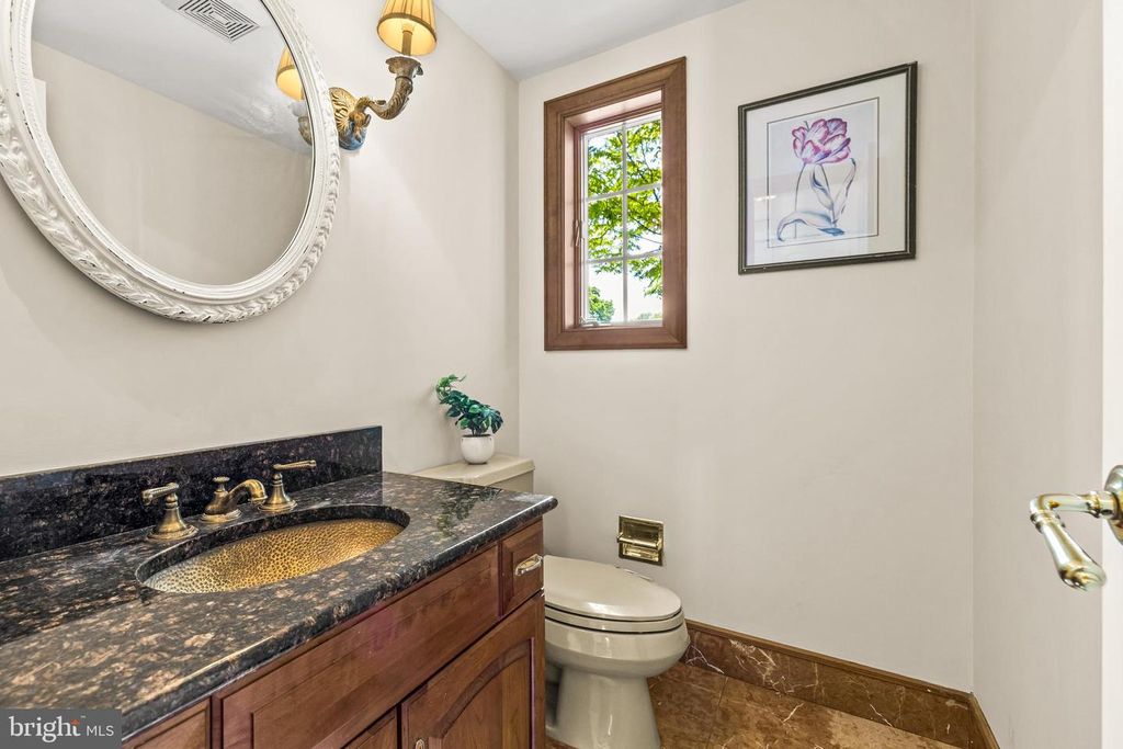 Image 26 of property listing at 7 GLENBERRY CT, Phoenix, MD 21131
