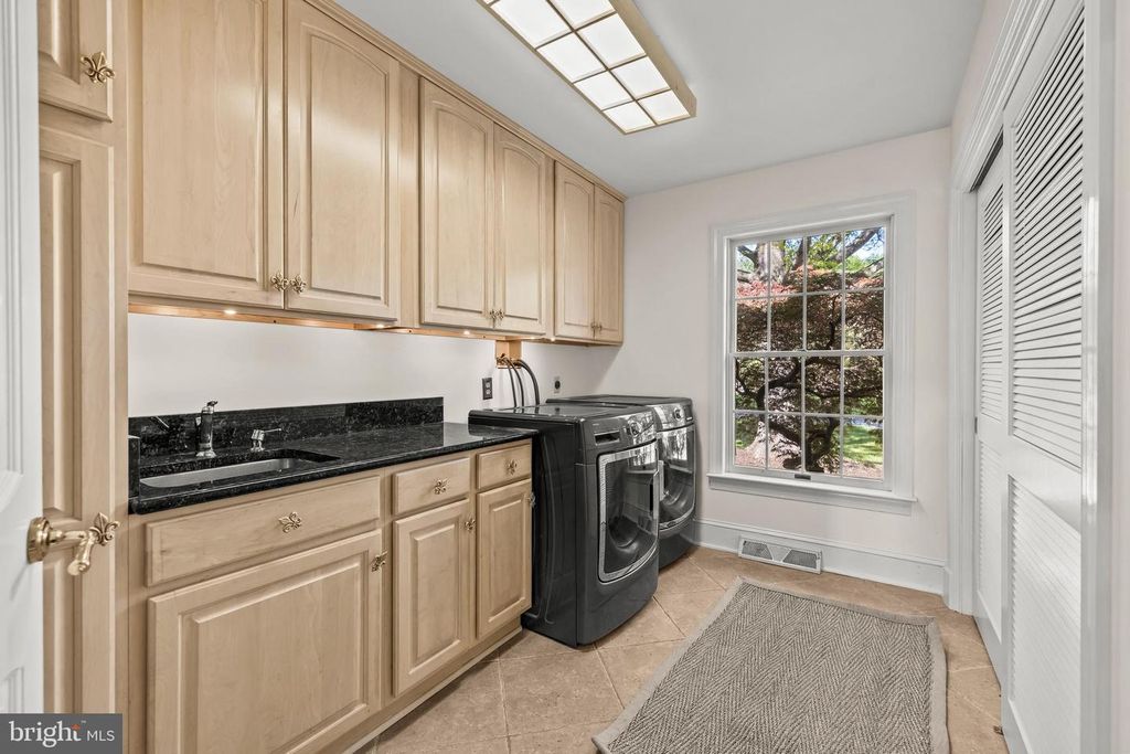 Image 30 of property listing at 7 GLENBERRY CT, Phoenix, MD 21131