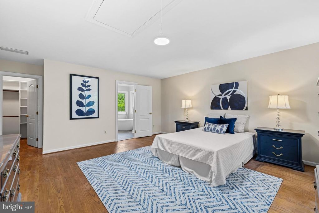 Image 32 of property listing at 7 GLENBERRY CT, Phoenix, MD 21131