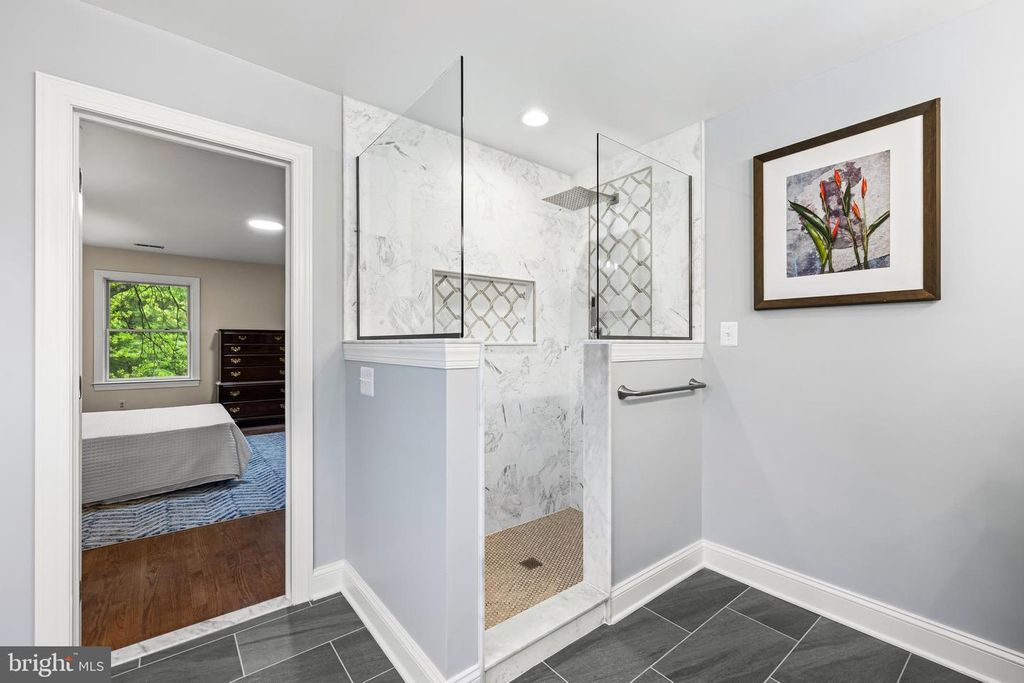 Image 38 of property listing at 7 GLENBERRY CT, Phoenix, MD 21131