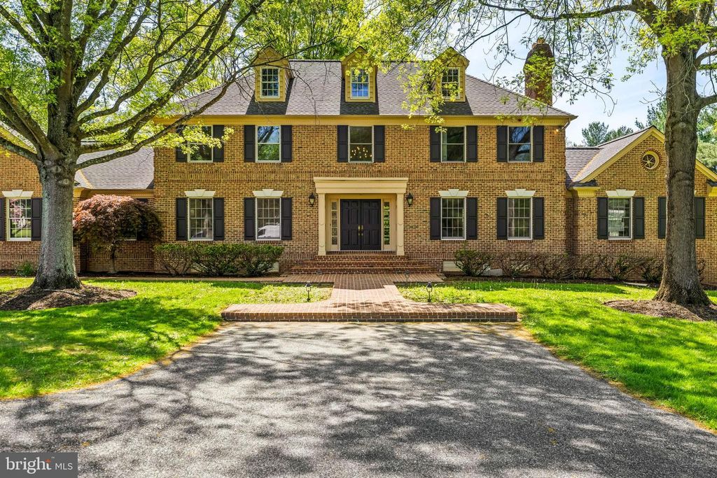 Image 4 of property listing at 7 GLENBERRY CT, Phoenix, MD 21131