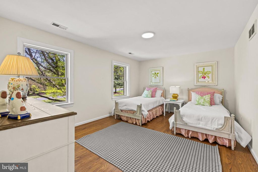 Image 44 of property listing at 7 GLENBERRY CT, Phoenix, MD 21131