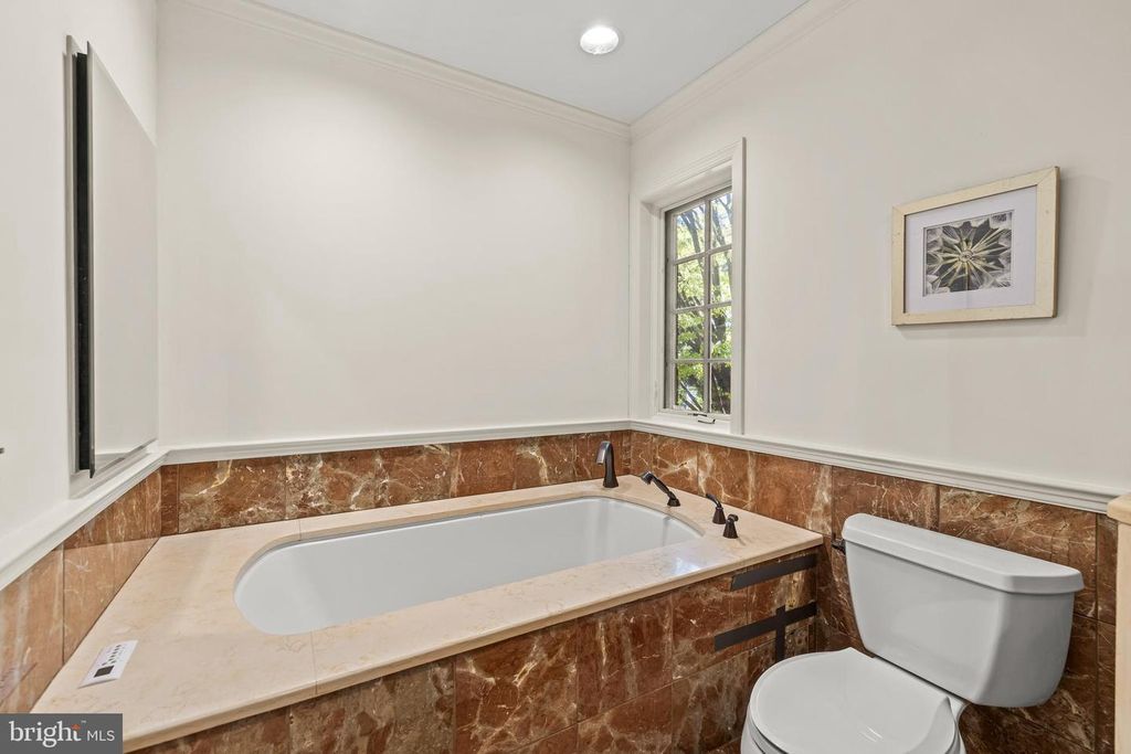 Image 49 of property listing at 7 GLENBERRY CT, Phoenix, MD 21131
