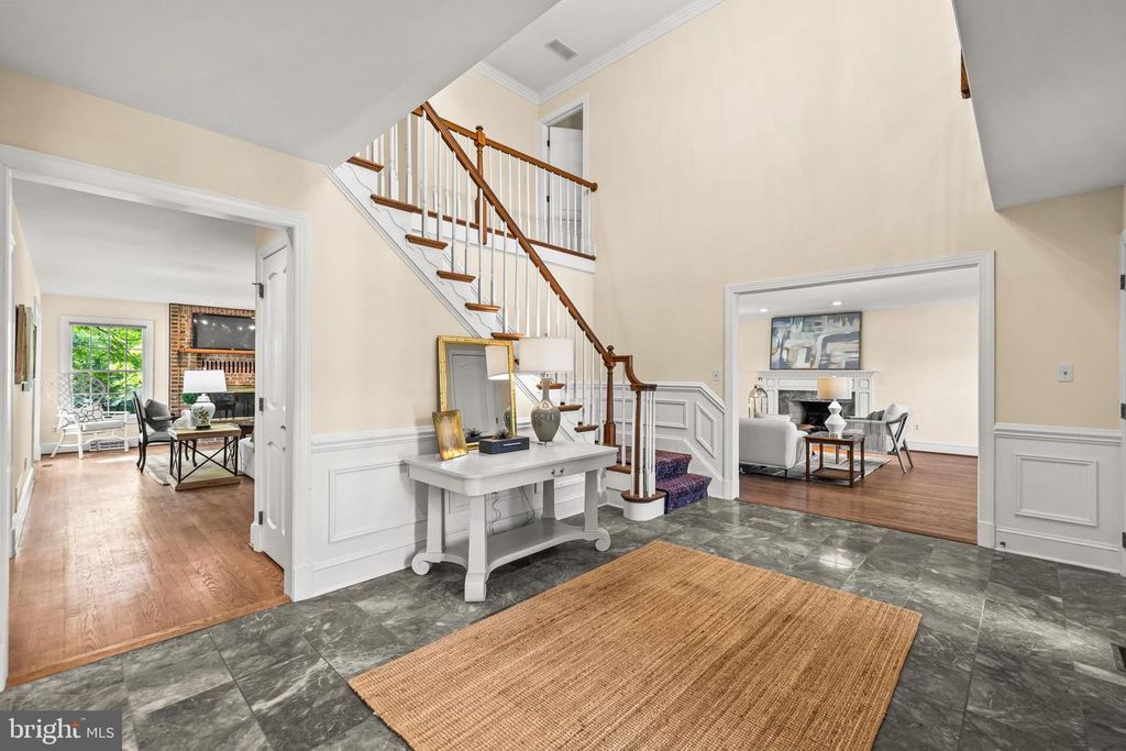 Image 5 of property listing at 7 GLENBERRY CT, Phoenix, MD 21131