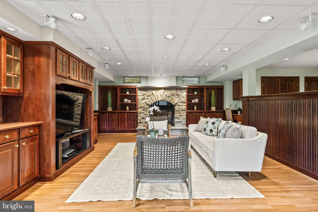 Image 55 of property listing at 7 GLENBERRY CT, Phoenix, MD 21131