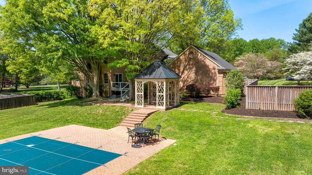 Image 6 of property listing at 7 GLENBERRY CT, Phoenix, MD 21131