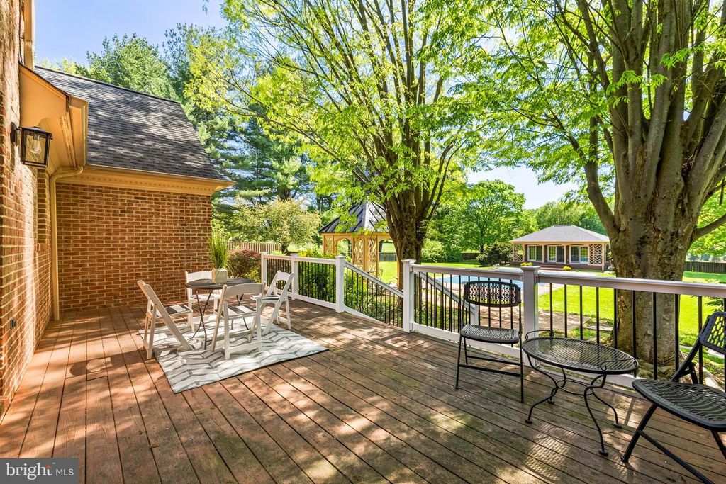 Image 60 of property listing at 7 GLENBERRY CT, Phoenix, MD 21131