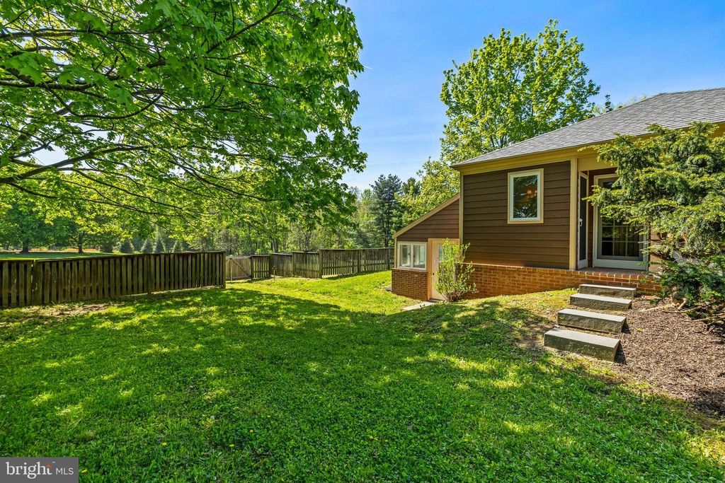 Image 68 of property listing at 7 GLENBERRY CT, Phoenix, MD 21131