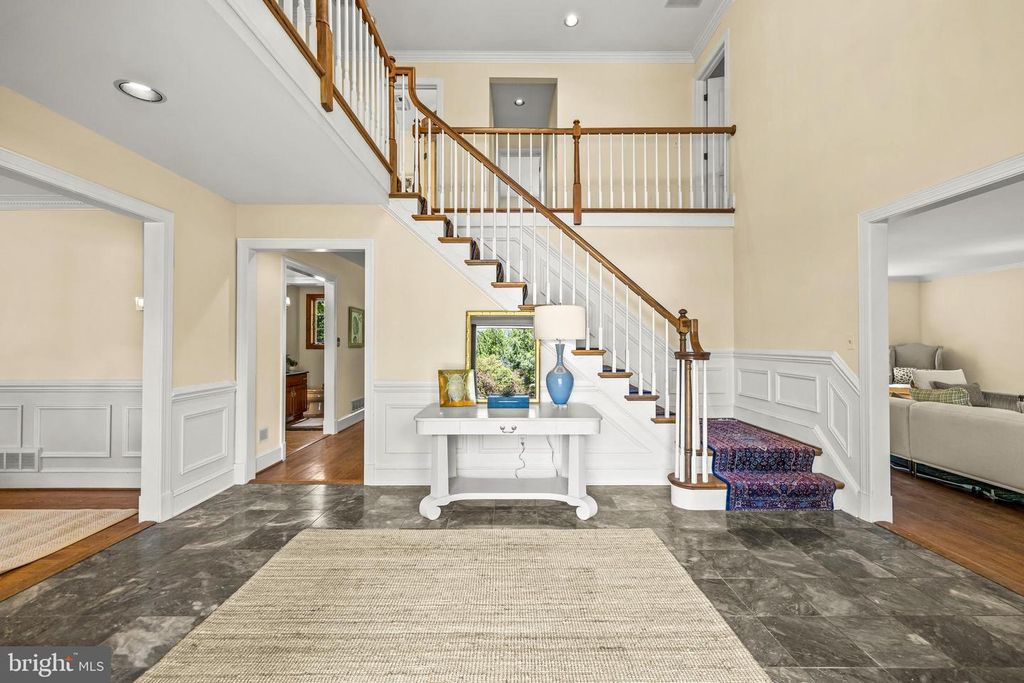 Image 7 of property listing at 7 GLENBERRY CT, Phoenix, MD 21131