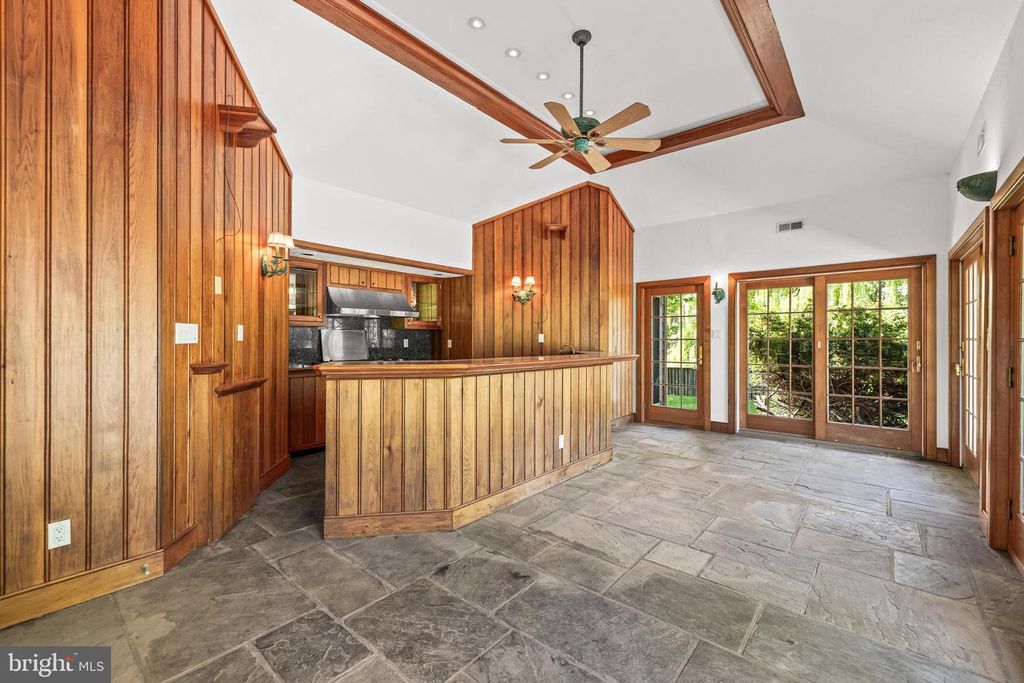 Image 70 of property listing at 7 GLENBERRY CT, Phoenix, MD 21131