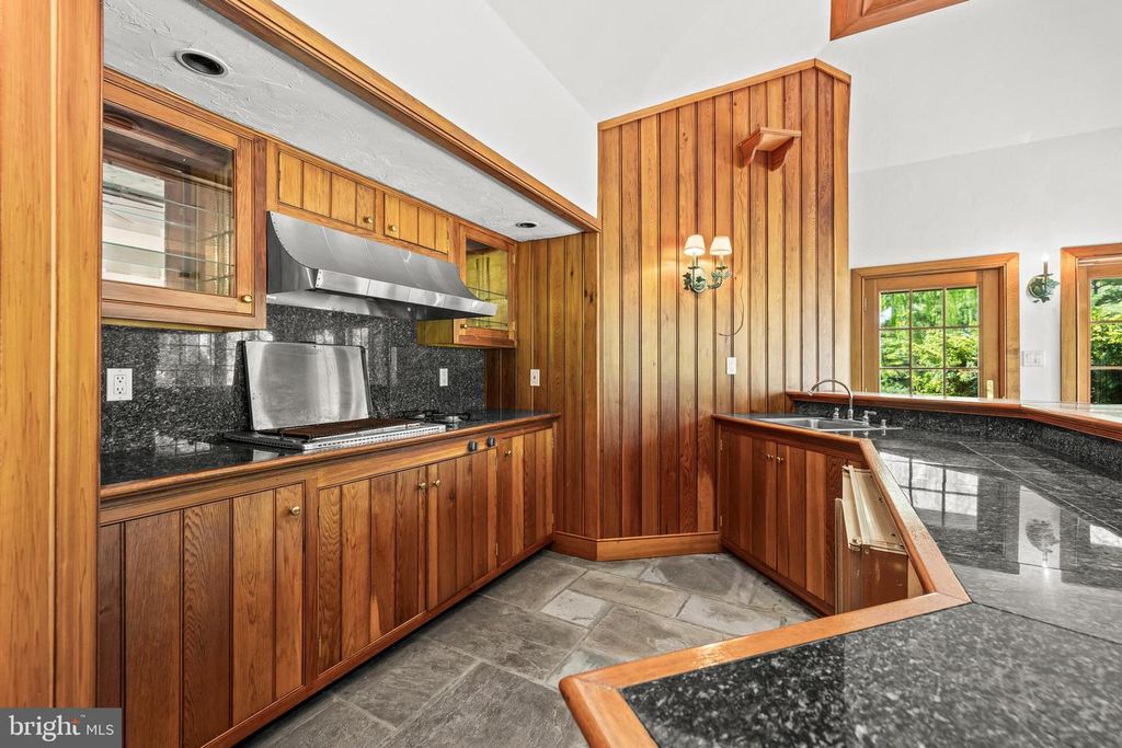 Image 72 of property listing at 7 GLENBERRY CT, Phoenix, MD 21131