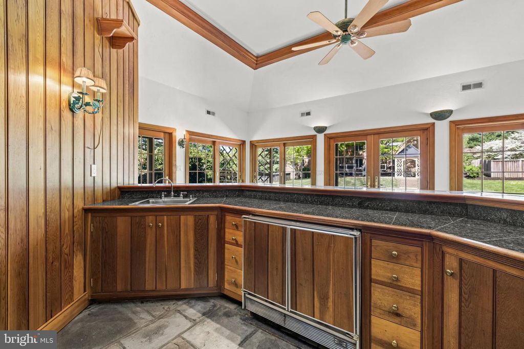 Image 73 of property listing at 7 GLENBERRY CT, Phoenix, MD 21131