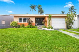 1222 Hollywood Blvd ., Hollywood, FL 33019