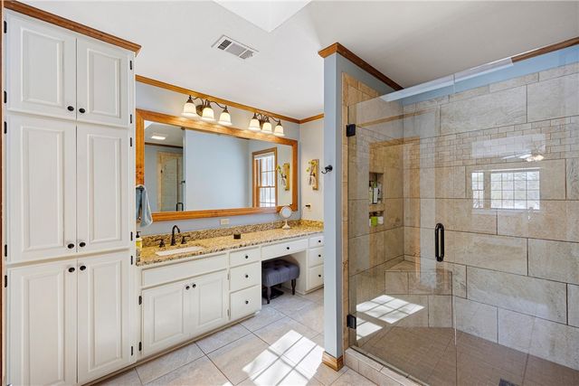 214 Shumac Lane, London, AR 72847