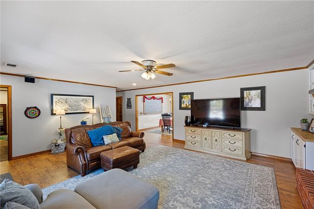 214 Shumac Lane, London, AR 72847