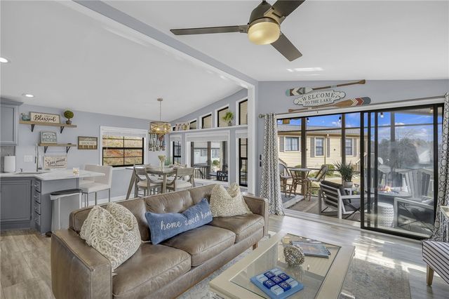 1230 Melton Road 15, West Union, SC 29696