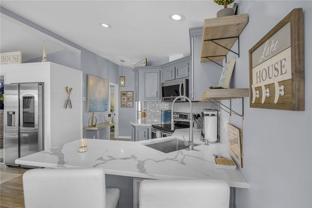 1230 Melton Road 15, West Union, SC 29696