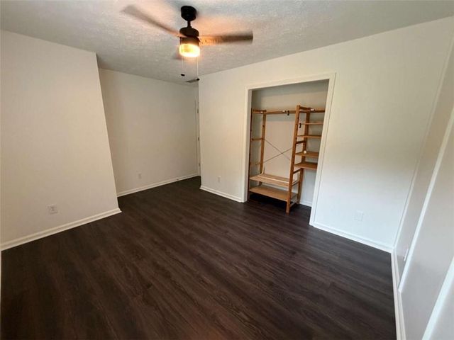 190 Timber Oak Cove, Lawrenceville, GA 30043