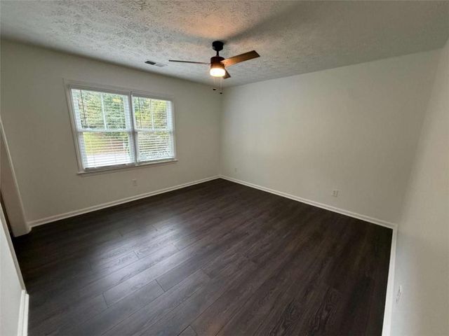 190 Timber Oak Cove, Lawrenceville, GA 30043