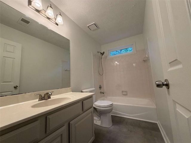 190 Timber Oak Cove, Lawrenceville, GA 30043