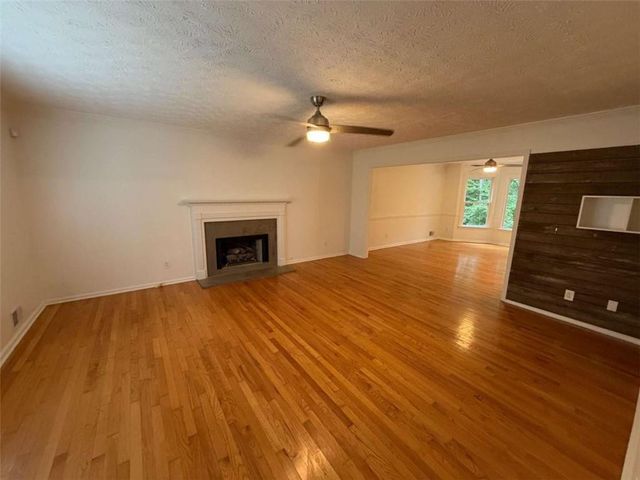 190 Timber Oak Cove, Lawrenceville, GA 30043