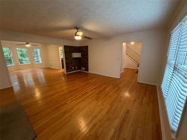 190 Timber Oak Cove, Lawrenceville, GA 30043