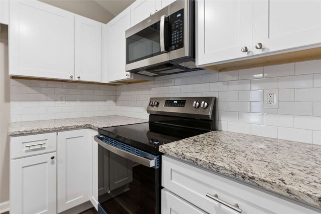 213 Teakwood Lane, Lewisville, TX 75067