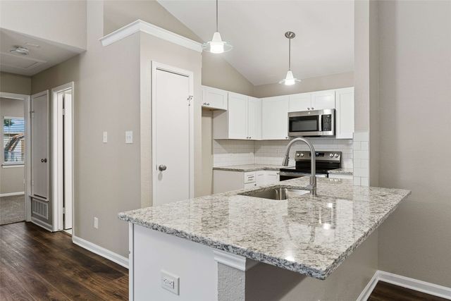 213 Teakwood Lane, Lewisville, TX 75067