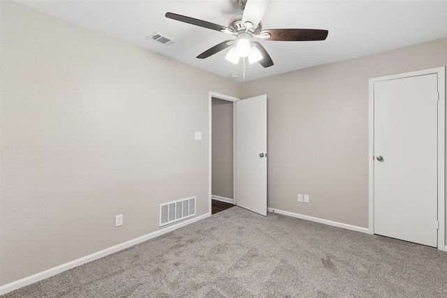 213 Teakwood Lane, Lewisville, TX 75067